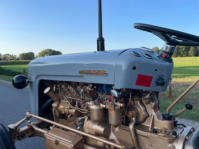 Ferguson 35 "goudbuik" oldtimer tractor - afbeelding 3 van  53