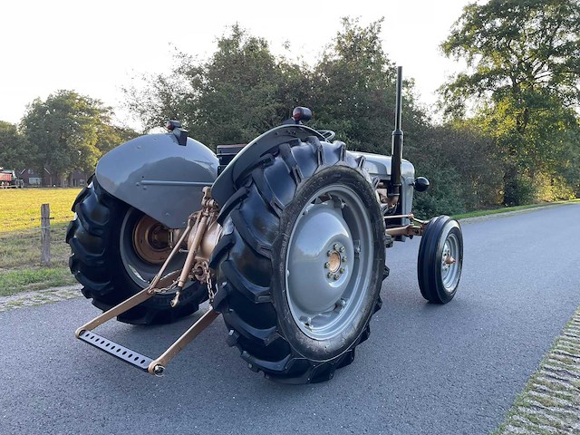 Ferguson 35 "goudbuik" oldtimer tractor - afbeelding 7 van  53
