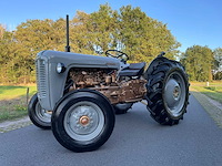 Ferguson 35 "goudbuik" oldtimer tractor - afbeelding 32 van  53