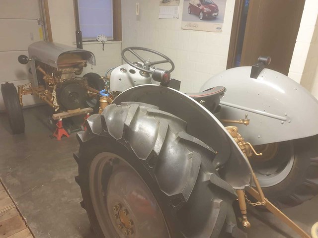 Ferguson 35 "goudbuik" oldtimer tractor - afbeelding 49 van  53