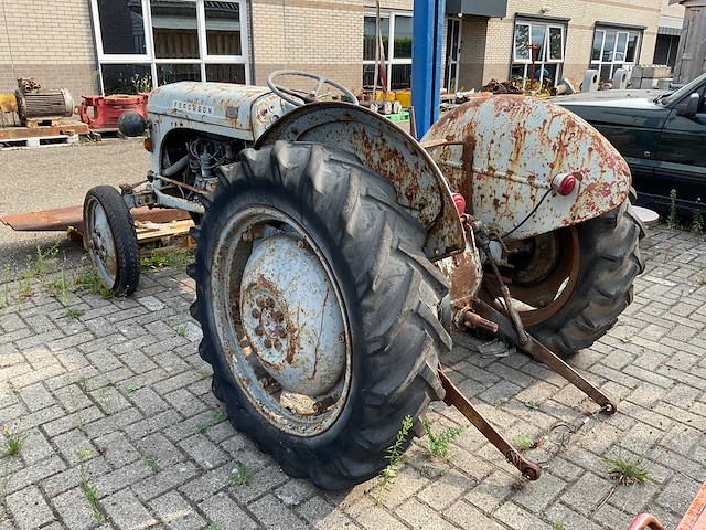 Ferguson oldtimer tractor - afbeelding 3 van  9