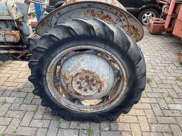 Ferguson oldtimer tractor - afbeelding 6 van  9