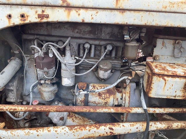 Ferguson oldtimer tractor - afbeelding 8 van  9