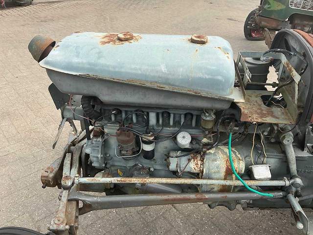 Ferguson tea-20 oldtimer tractor - afbeelding 2 van  17
