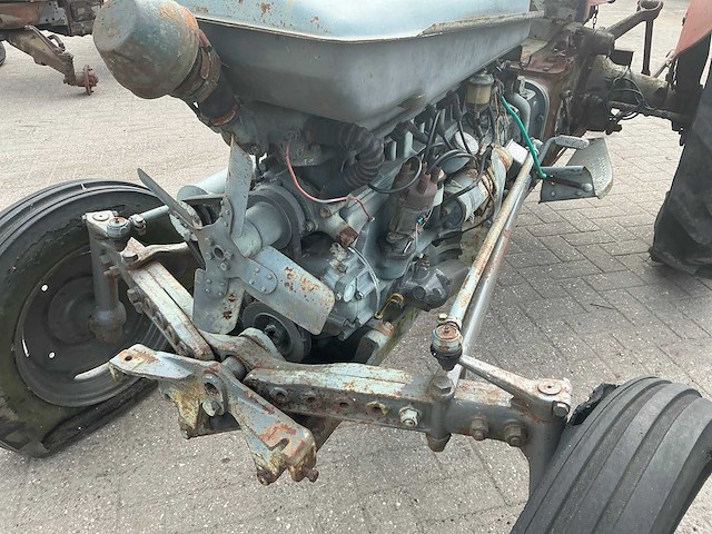 Ferguson tea-20 oldtimer tractor - afbeelding 3 van  17
