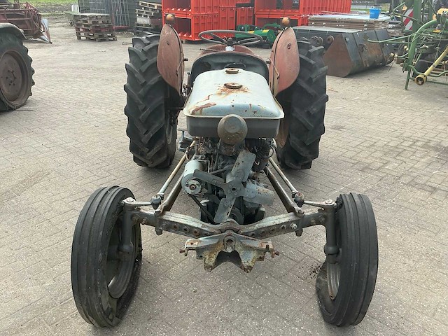 Ferguson tea-20 oldtimer tractor - afbeelding 10 van  17