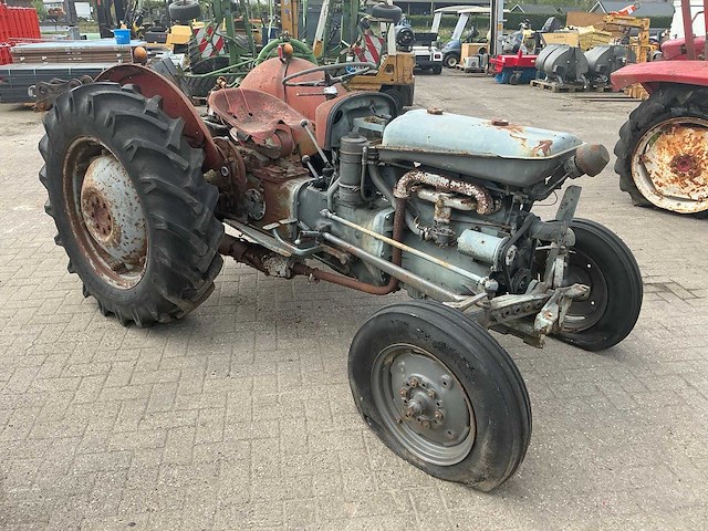 Ferguson tea-20 oldtimer tractor - afbeelding 11 van  17