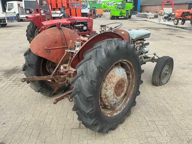 Ferguson tea-20 oldtimer tractor - afbeelding 13 van  17