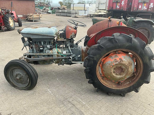 Ferguson tea-20 oldtimer tractor - afbeelding 17 van  17
