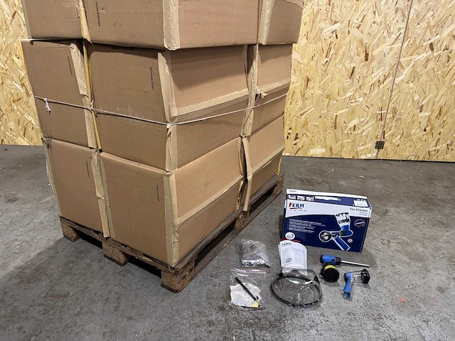 Ferm - fvb2000 - zandstraalpistool met toebehoren (70x) - afbeelding 1 van  5