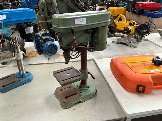 Ferm ae 102 kolomboormachine - afbeelding 1 van  5