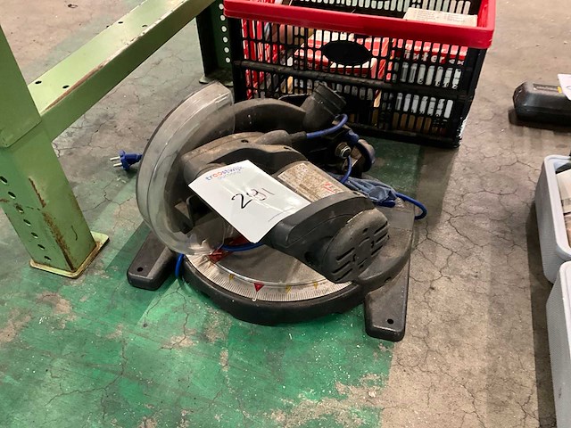 Ferm afkortcirkelzaagmachine - afbeelding 1 van  4