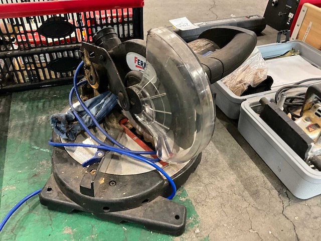 Ferm afkortcirkelzaagmachine - afbeelding 2 van  4