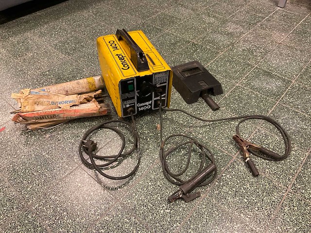 Ferm concept 1400 elektrode lasapparaat + toebehoren - afbeelding 1 van  6