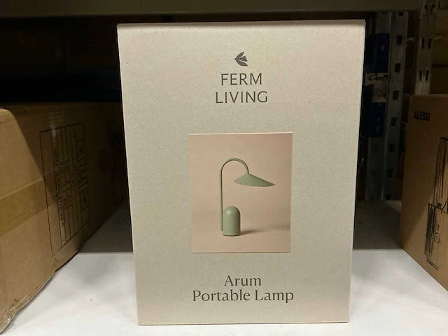 Ferm living arum portable lamp tea green - afbeelding 2 van  4