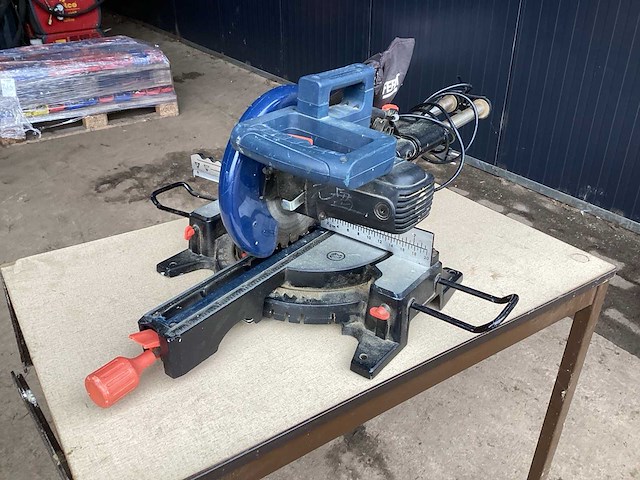 Ferm msm 1035 afkortcirkelzaagmachine - afbeelding 1 van  6