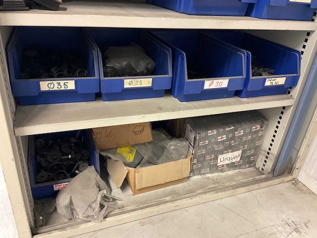 Ferm, würth slijpmachine, bouten, moeren & ringen in sorteerbakken en kasten - afbeelding 5 van  6