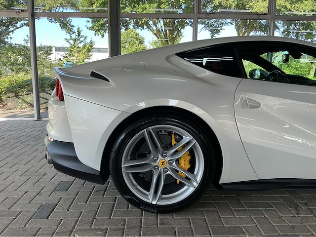 Ferrari - 2018 - 812 - superfast - personenauto - afbeelding 3 van  49