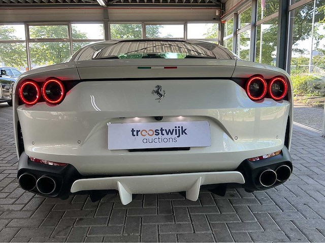 Ferrari - 2018 - 812 - superfast - personenauto - afbeelding 6 van  49