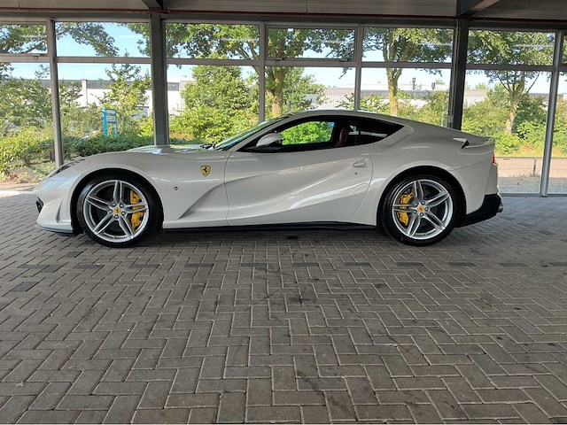 Ferrari - 2018 - 812 - superfast - personenauto - afbeelding 34 van  49