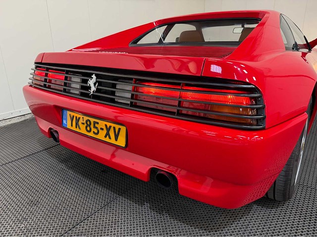 Ferrari - 348 - tb - v8 - personenauto - 1990 - afbeelding 1 van  35