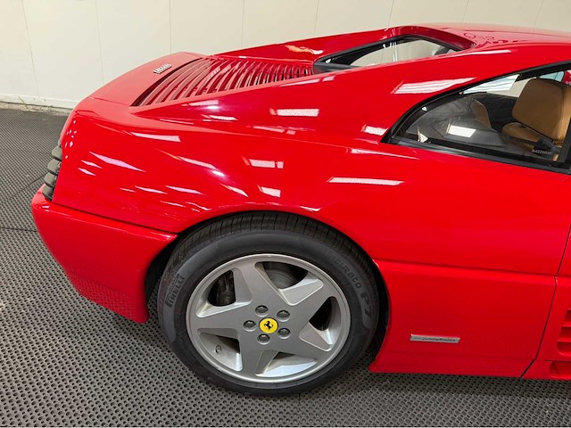 Ferrari - 348 - tb - v8 - personenauto - 1990 - afbeelding 26 van  35