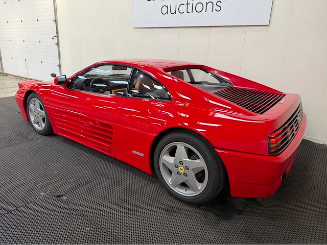 Ferrari - 348 - tb - v8 - personenauto - 1990 - afbeelding 33 van  35