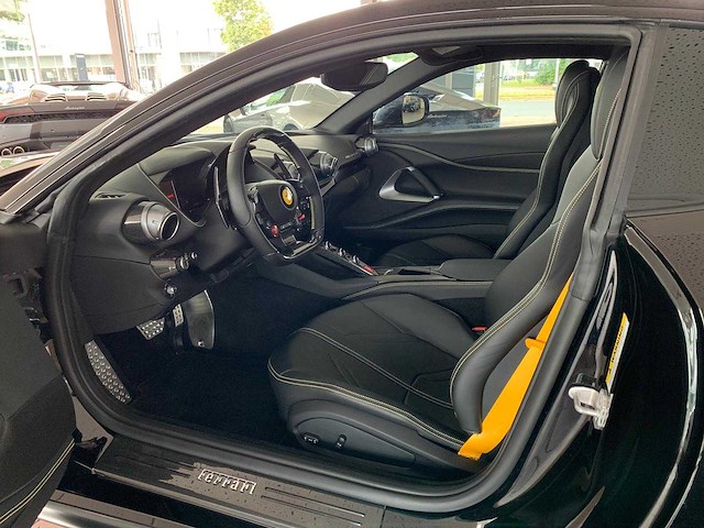 Ferrari - 812 - 6.5 v12 superfast. hele - g-631-hd - 2018 - afbeelding 1 van  20