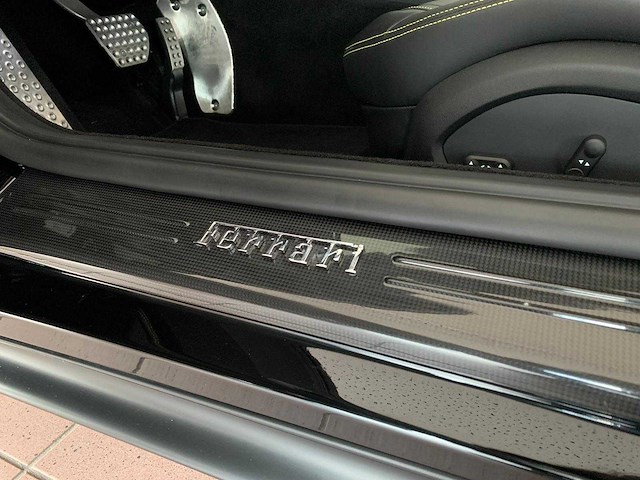 Ferrari - 812 - 6.5 v12 superfast. hele - g-631-hd - 2018 - afbeelding 11 van  20