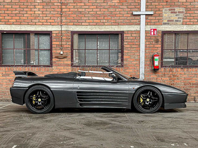 Ferrari 348 spider 3.4 v8 320pk 1993 (33.000 km) youngtimer - afbeelding 2 van  33