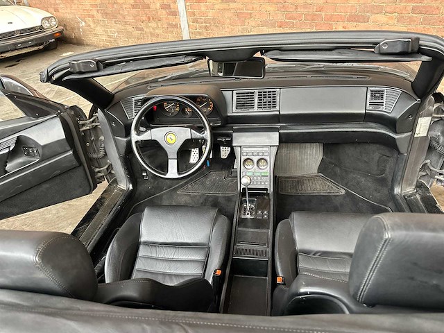 Ferrari 348 spider 3.4 v8 320pk 1993 (33.000 km) youngtimer - afbeelding 26 van  33
