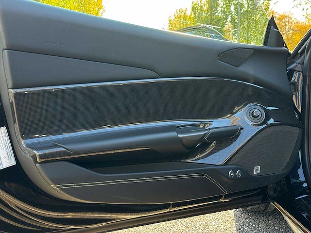 Ferrari 488 spider hele 3.9 v8 -full carbon- 670pk 2018 - afbeelding 28 van  59