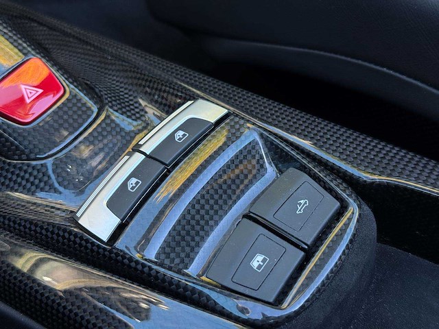 Ferrari 488 spider hele 3.9 v8 -full carbon- 670pk 2018 - afbeelding 35 van  59