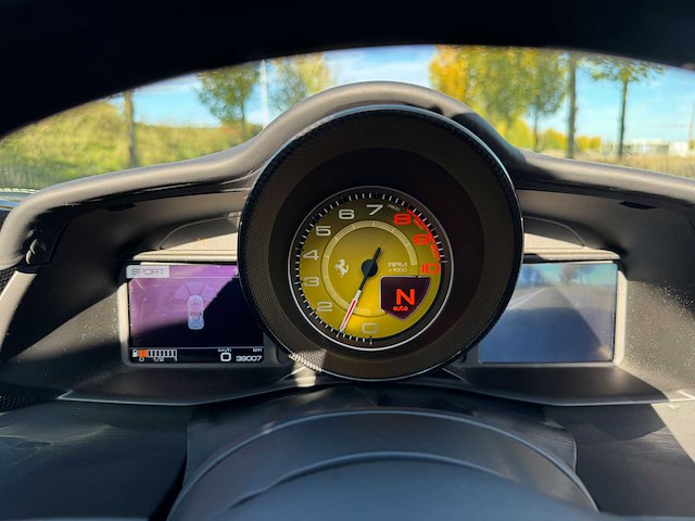 Ferrari 488 spider hele 3.9 v8 -full carbon- 670pk 2018 - afbeelding 39 van  59