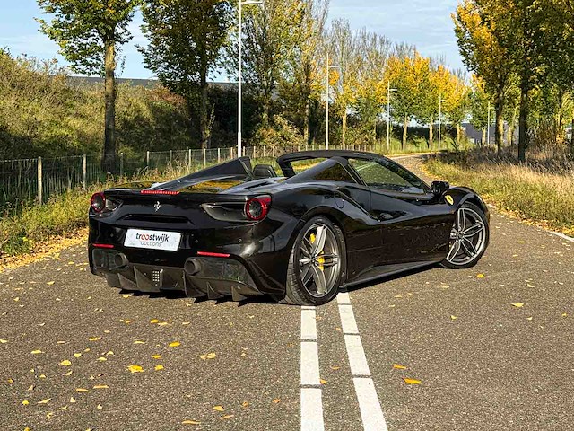 Ferrari 488 spider hele 3.9 v8 -full carbon- 670pk 2018 - afbeelding 57 van  59
