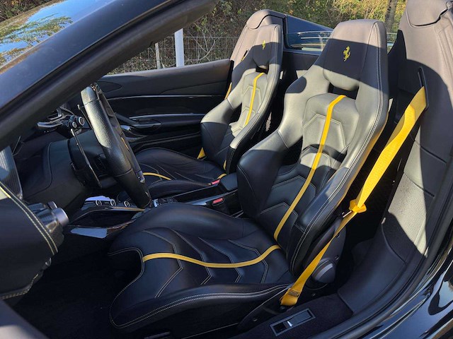 Ferrari 488 spider hele 3.9 v8 -full carbon- 670pk 2018 - afbeelding 16 van  49