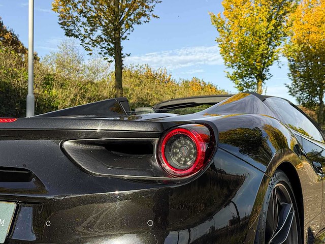 Ferrari 488 spider hele 3.9 v8 -full carbon- 670pk 2018 - afbeelding 7 van  46