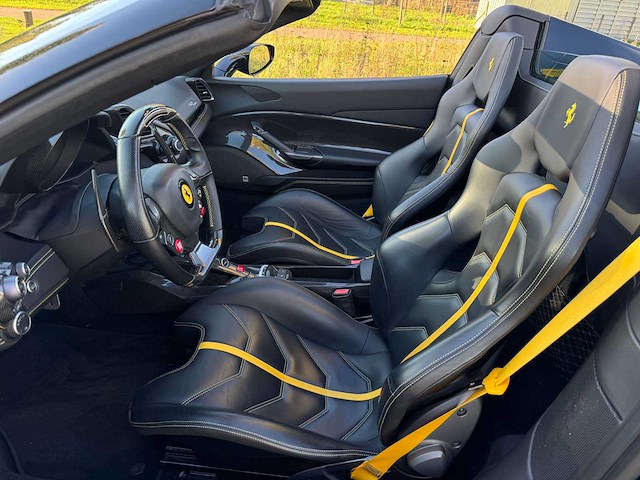 Ferrari 488 spider hele 3.9 v8 -full carbon- 670pk 2018 - afbeelding 20 van  46