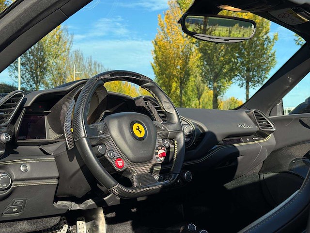Ferrari 488 spider hele 3.9 v8 -full carbon- 670pk 2018 - afbeelding 36 van  46