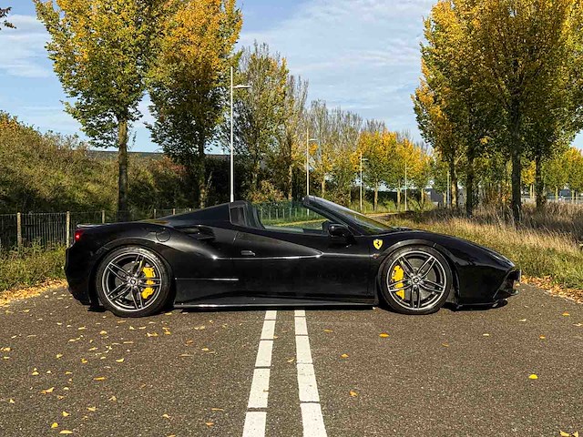 Ferrari 488 spider hele 3.9 v8 -full carbon- 670pk 2018 - afbeelding 17 van  59