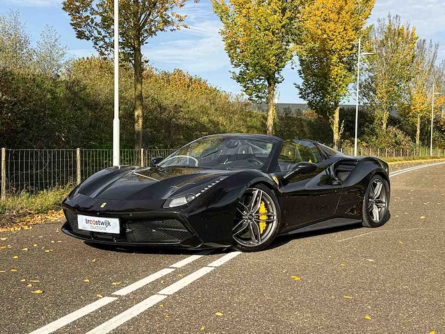 Ferrari 488 spider hele 3.9 v8 -full carbon- 670pk 2018 - afbeelding 55 van  59