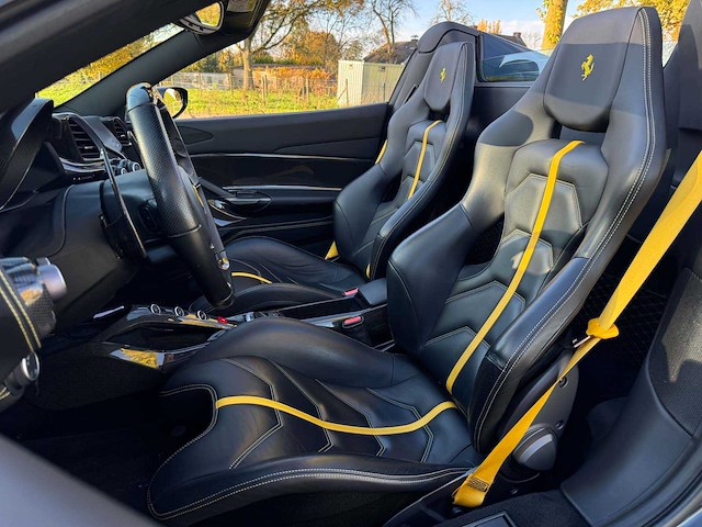 Ferrari 488 spider hele 3.9 v8 -full carbon- 670pk 2018 - afbeelding 43 van  59