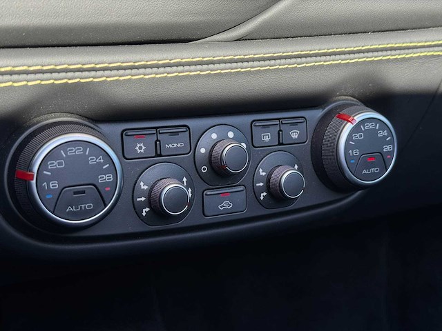 Ferrari 488 spider hele 3.9 v8 -full carbon- 670pk 2018 - afbeelding 46 van  59