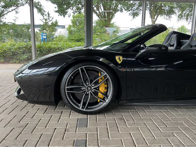 Ferrari 488 spider hele | 3.9 v8 biturbo | 2018 | 670 hp | full carbon | power15 to 05/2027 | gfg-98-p | 39.000 km | marge auto - afbeelding 12 van  51