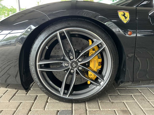 Ferrari 488 spider hele | 3.9 v8 biturbo | 2018 | 670 hp | full carbon | power15 to 05/2027 | gfg-98-p | 39.000 km | marge auto - afbeelding 13 van  51
