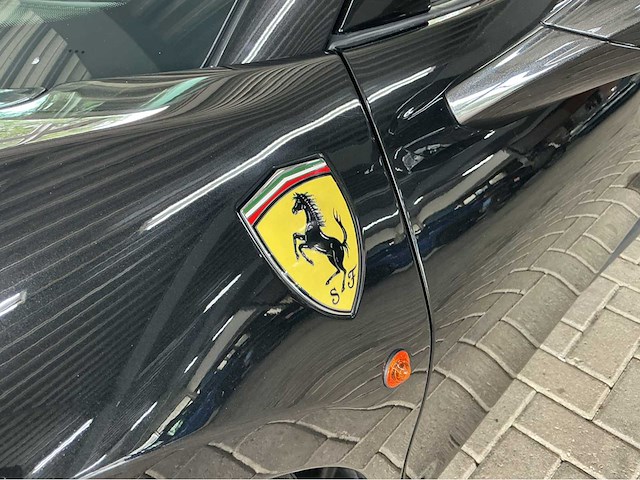 Ferrari 488 spider hele | 3.9 v8 biturbo | 2018 | 670 hp | full carbon | power15 to 05/2027 | gfg-98-p | 39.000 km | marge auto - afbeelding 17 van  51