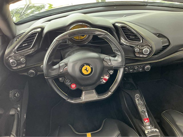 Ferrari 488 spider hele | 3.9 v8 biturbo | 2018 | 670 hp | full carbon | power15 to 05/2027 | gfg-98-p | 39.000 km | marge auto - afbeelding 27 van  51