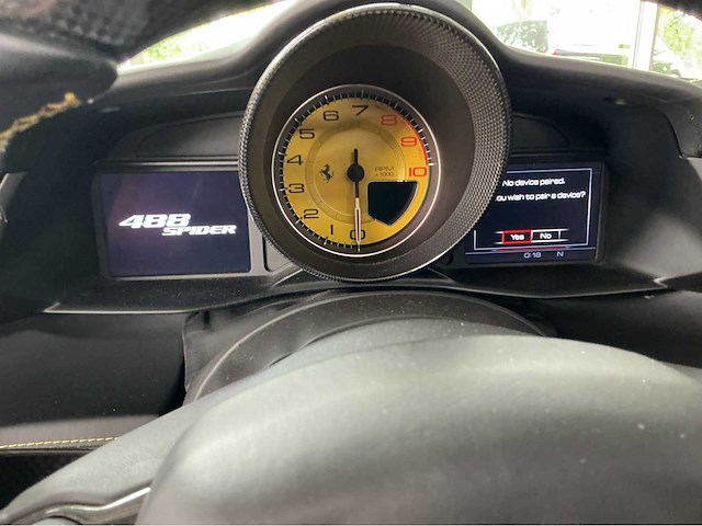 Ferrari 488 spider hele | 3.9 v8 biturbo | 2018 | 670 hp | full carbon | power15 to 05/2027 | gfg-98-p | 39.000 km | marge auto - afbeelding 28 van  51