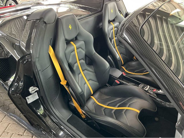 Ferrari 488 spider hele | 3.9 v8 biturbo | 2018 | 670 hp | full carbon | power15 to 05/2027 | gfg-98-p | 39.000 km | marge auto - afbeelding 30 van  51