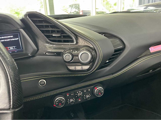 Ferrari 488 spider hele | 3.9 v8 biturbo | 2018 | 670 hp | full carbon | power15 to 05/2027 | gfg-98-p | 39.000 km | marge auto - afbeelding 39 van  51